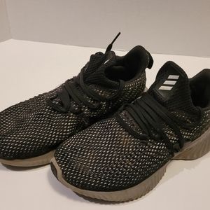 Adidas Performance Alphabounce Running Shoe Black Mesh Youth size 5